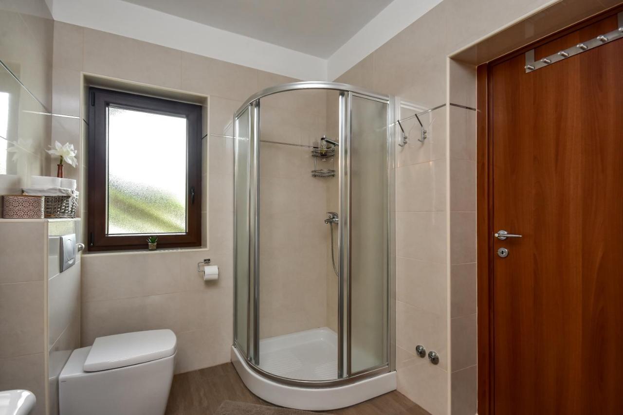 Apartman Grabar Roč Buitenkant foto